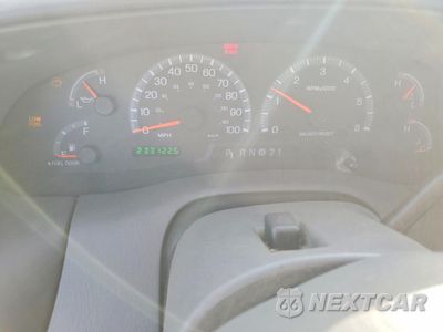 Zdjęcie 9 z 13 samochodu: 2002 FORD EXPEDITION XLT VIN:1FMRU15W52LA84330 - miniatura