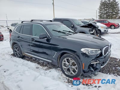 Czwarte zdjęcie samochodu z boku: 2021 BMW X3 XDRIVE30I VIN:5UXTY5C0XM9F70220 - miniatura