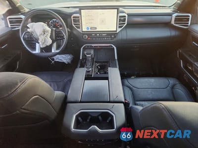 Zdjęcie 8 z 12 samochodu: 2025 TOYOTA TUNDRA PLATINUM VIN:5TFNA5EC7SX037365 - miniatura