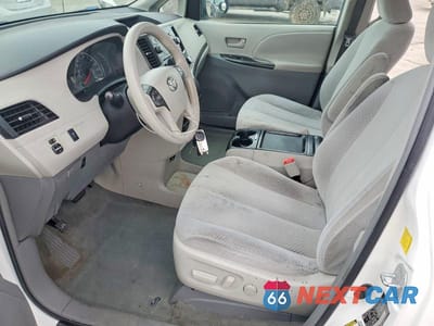 Zdjęcie 7 z 14 samochodu: 2011 TOYOTA SIENNA LE VIN:5TDKK3DC2BS116034 - miniatura