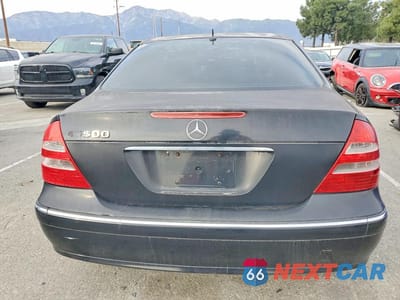 Zdjęcie 6 z 12 samochodu: 2005 MERCEDES-BENZ E 500 VIN:WDBUF70J75A706030 - miniatura