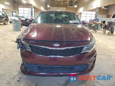 Piąte zdjęcie samochodu w środku: 2016 KIA OPTIMA LX VIN:5XXGT4L30GG118903 - miniatura