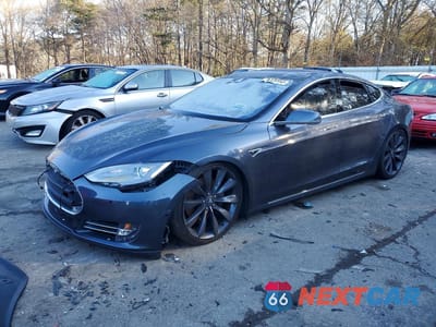 2016 TESLA MODEL S 5YJSA1E28GF133929 - główne zdjęcie licytacji z USA - miniatura