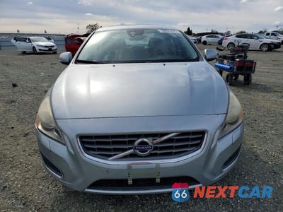 Piąte zdjęcie samochodu w środku: 2013 VOLVO S60 T5 VIN:YV1612FS3D1220500 - miniatura