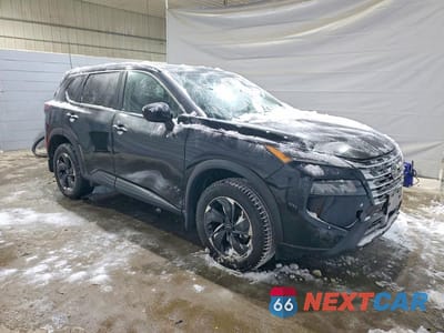 Czwarte zdjęcie samochodu z boku: 2024 NISSAN ROGUE SV VIN:5N1BT3BB5RC742594 - miniatura