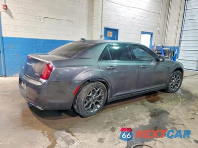 Trzecie zdjęcie samochodu z tyłu: 2015 CHRYSLER 300 S VIN:2C3CCAGG3FH814309 - miniatura