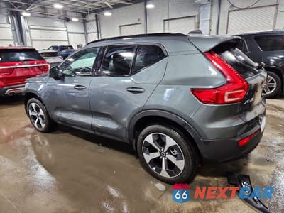 Drugie zdjęcie samochodu z przodu: 2026 VOLVO XC40 PLUS VIN:YV4L12UC3T2724880 - miniatura
