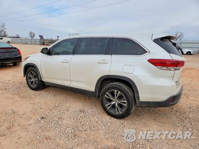 Drugie zdjęcie samochodu z przodu: 2019 TOYOTA HIGHLANDER LE VIN:5TDZARFH9KS043130 - miniatura