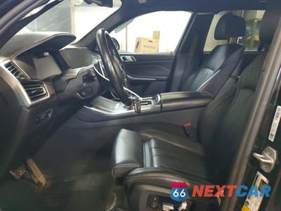 Zdjęcie 7 z 13 samochodu: 2021 BMW X5 M50I VIN:5UXJU4C08M9F56328 - miniatura