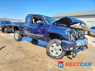 Czwarte zdjęcie samochodu z boku: 2007 CHEVROLET SILVERADO K1500 VIN:2GCEK19J371727701 - miniatura