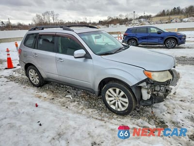 Czwarte zdjęcie samochodu z boku: 2013 SUBARU FORESTER 2.5X PREMIUM VIN:JF2SHADC7DH444352 - miniatura