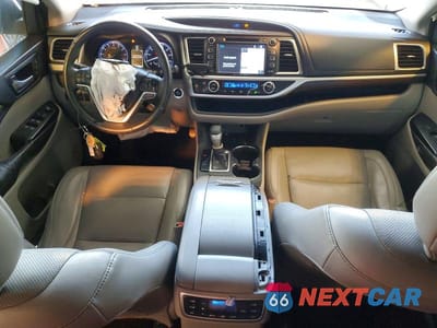 Zdjęcie 8 z 13 samochodu: 2016 TOYOTA HIGHLANDER VIN:5TDDKRFH2GS288091 - miniatura