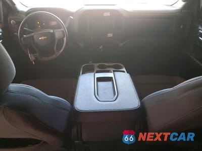 Zdjęcie 8 z 11 samochodu: 2021 CHEVROLET SILVERADO K1500 VIN:1GCUYAEF6MZ122411 - miniatura