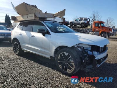 Czwarte zdjęcie samochodu z boku: 2026 VOLVO XC60 PLUS VIN:YV4H60RC3T1388478 - miniatura