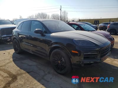 Czwarte zdjęcie samochodu z boku: 2025 PORSCHE CAYENNE E-HYBRID VIN:WP1AE2AY4SDA16914 - miniatura