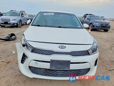Piąte zdjęcie samochodu w środku: 2018 KIA RIO VIN:3KPA24AB5JE143766 - miniatura