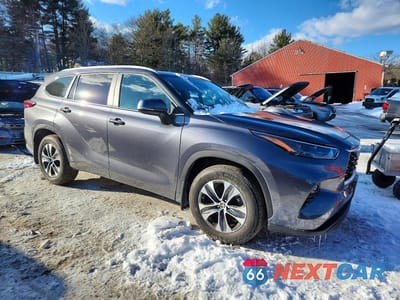 Czwarte zdjęcie samochodu z boku: 2023 TOYOTA HIGHLANDER L VIN:5TDKDRBH8PS042265 - miniatura