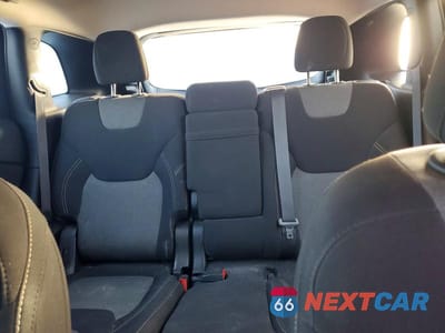 Zdjęcie 10 z 13 samochodu: 2017 JEEP CHEROKEE SPORT VIN:1C4PJMAS5HD218152 - miniatura