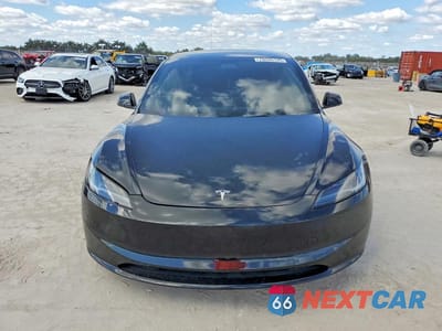 Piąte zdjęcie samochodu w środku: 2024 TESLA MODEL 3 VIN:5YJ3E1EA5RF872467 - miniatura