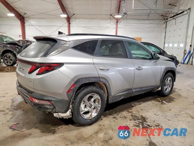 Trzecie zdjęcie samochodu z tyłu: 2024 HYUNDAI TUCSON SEL VIN:5NMJBCDE5RH297673 - miniatura