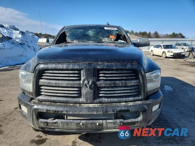 Piąte zdjęcie samochodu w środku: 2015 RAM 2500 SLT VIN:3C6UR5DJ9FG527067 - miniatura