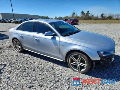 Czwarte zdjęcie samochodu z boku: 2015 AUDI A4 PREMIUM VIN:WAUAFAFL4FN007584 - miniatura