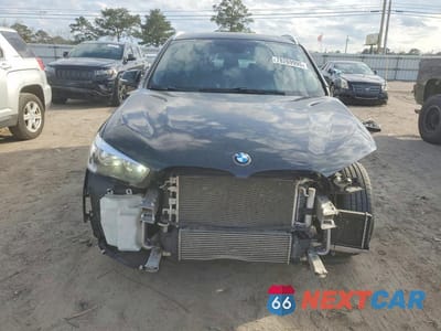Piąte zdjęcie samochodu w środku: 2018 BMW X1 SDRIVE28I VIN:WBXHU7C33J5H39220 - miniatura
