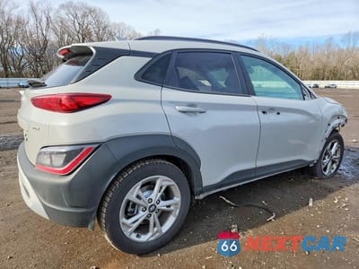 Trzecie zdjęcie samochodu z tyłu: 2022 HYUNDAI KONA SEL VIN:KM8K6CAB3NU870801 - miniatura
