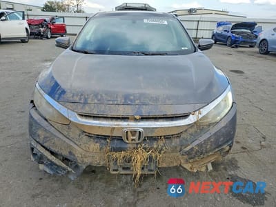 Piąte zdjęcie samochodu w środku: 2017 HONDA CIVIC EX VIN:2HGFC1F36HH638366 - miniatura