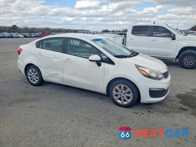 Czwarte zdjęcie samochodu z boku: 2016 KIA RIO LX VIN:KNADM4A38G6598526 - miniatura