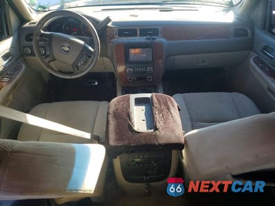 Zdjęcie 8 z 13 samochodu: 2007 CHEVROLET SUBURBAN K1500 VIN:3GNFK16337G101946 - miniatura