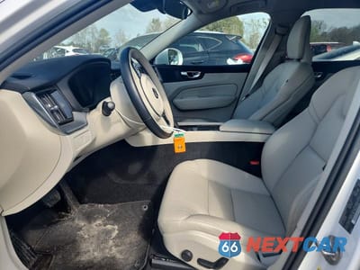 Zdjęcie 7 z 12 samochodu: 2023 VOLVO XC60 CORE VIN:YV4L12RV5P1239713 - miniatura