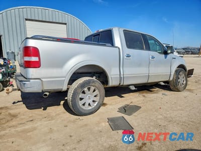 Trzecie zdjęcie samochodu z tyłu: 2006 LINCOLN TOWNHOUSE MARK LT VIN:5LTPW18536FJ13057 - miniatura