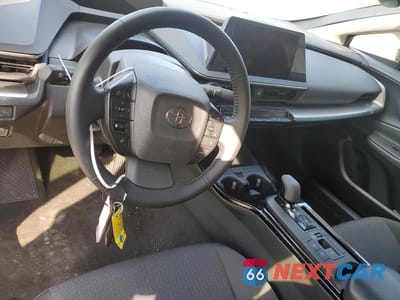 Zdjęcie 8 z 13 samochodu: 2025 TOYOTA PRIUS LE VIN:JTDACAAU4S3049688 - miniatura