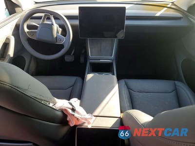 Zdjęcie 8 z 12 samochodu: 2026 TESLA MODEL Y VIN:7SAYGDEE4TA494041 - miniatura