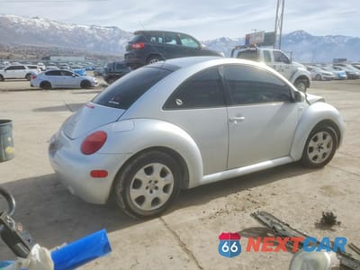 Trzecie zdjęcie samochodu z tyłu: 2002 VOLKSWAGEN NEW BEETLE GLX VIN:3VWDD21C62M422717 - miniatura