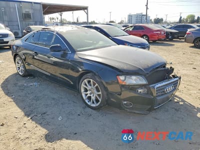 Czwarte zdjęcie samochodu z boku: 2012 AUDI A5 PREMIUM VIN:WAUCFAFR6CA000538 - miniatura