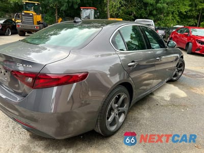 Czwarte zdjęcie samochodu z boku: 2017 ALFA ROMEO GIULIA TI Q4 VIN:ZARFAEEN9H7544398 - miniatura