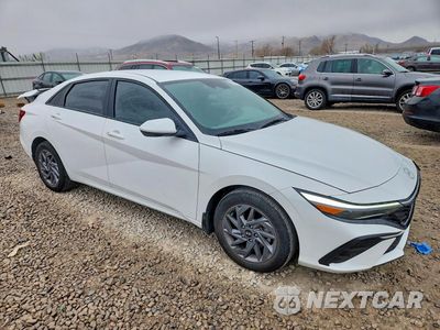 Czwarte zdjęcie samochodu z boku: 2024 HYUNDAI ELANTRA SEL VIN:KMHLM4DG9RU811202 - miniatura