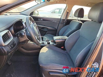 Zdjęcie 7 z 12 samochodu: 2019 KIA SORENTO L VIN:5XYPG4A31KG550749 - miniatura