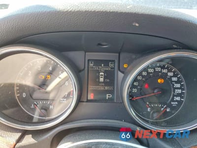 Zdjęcie 9 z 13 samochodu: 2011 JEEP GRAND CHEROKEE LIMITED VIN:1J4RR5GGXBC704604 - miniatura