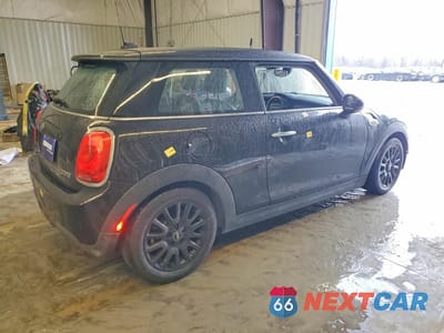 Trzecie zdjęcie samochodu z tyłu: 2018 MINI COOPER VIN:WMWXP5C54J2G63866 - miniatura