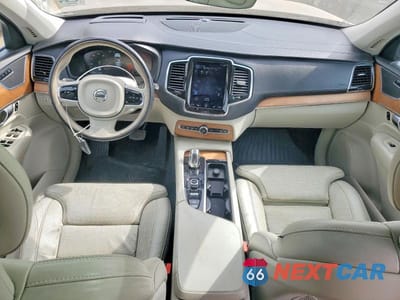 Zdjęcie 8 z 12 samochodu: 2017 VOLVO XC90 T8 VIN:YV4BC0PL6H1109582 - miniatura