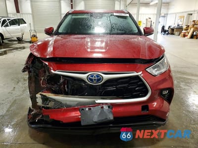 Piąte zdjęcie samochodu w środku: 2021 TOYOTA HIGHLANDER HYBRID XLE VIN:5TDGBRCH4MS515780 - miniatura