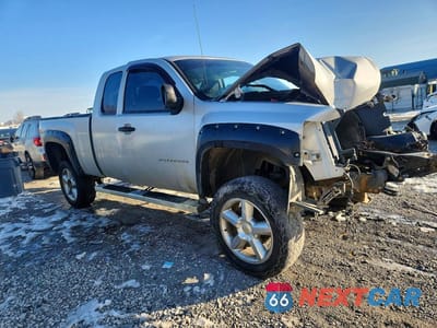 Czwarte zdjęcie samochodu z boku: 2010 CHEVROLET SILVERADO K1500 VIN:1GCSKPE34AZ154433 - miniatura