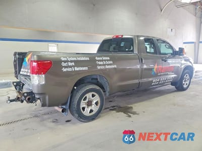 Trzecie zdjęcie samochodu z tyłu: 2010 TOYOTA TUNDRA DOUBLE CAB SR5 VIN:5TFCY5F19AX010103 - miniatura