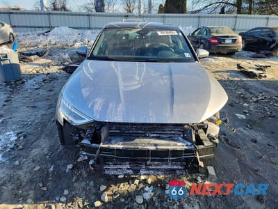 Piąte zdjęcie samochodu w środku: 2023 AUDI A3 PREMIUM VIN:WAUAUDGY9PA044365 - miniatura