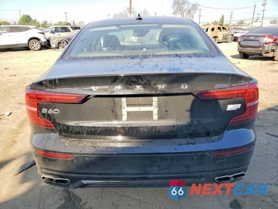 Zdjęcie 6 z 11 samochodu: 2021 VOLVO S60 T8 RECHARGE R-DESIGN VIN:7JRBR0FZ6MG122994 - miniatura