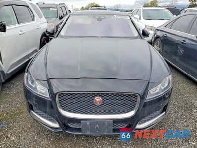 Piąte zdjęcie samochodu w środku: 2019 JAGUAR XF PREMIUM VIN:SAJBJ4FX0KCY79164 - miniatura