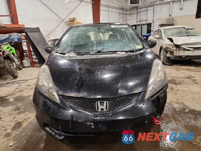 Piąte zdjęcie samochodu w środku: 2013 HONDA FIT VIN:JHMGE8G34DC059649 - miniatura